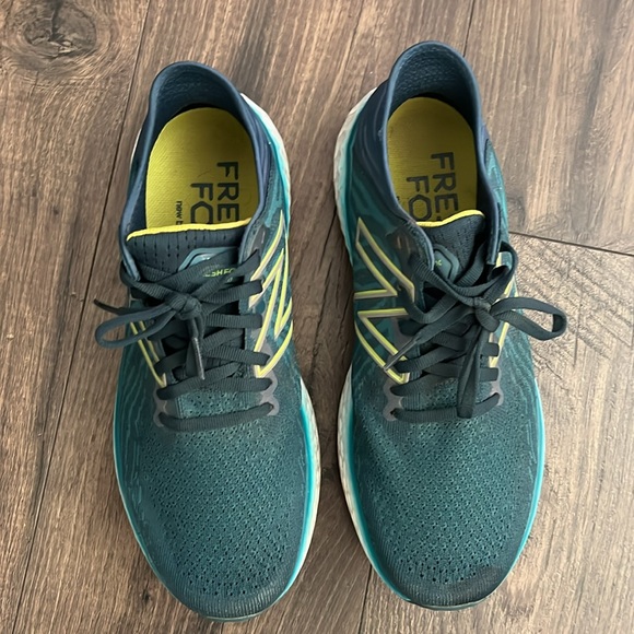 New Balance men’s shoes - Picture 3 of 4